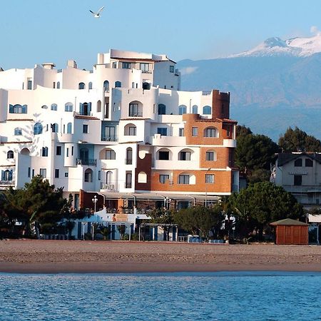 Sporting Baia Hotel Giardini Naxos Esterno foto